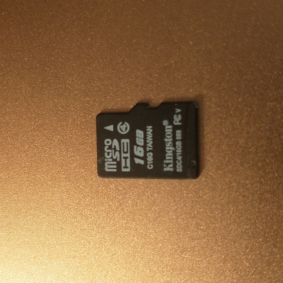 Digital2 D2-961G_MG - Gold Tablet Bundle - Picture 9 of 9